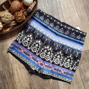 NWT Y & I BRIGHT COLORED SHORTS SIZE M